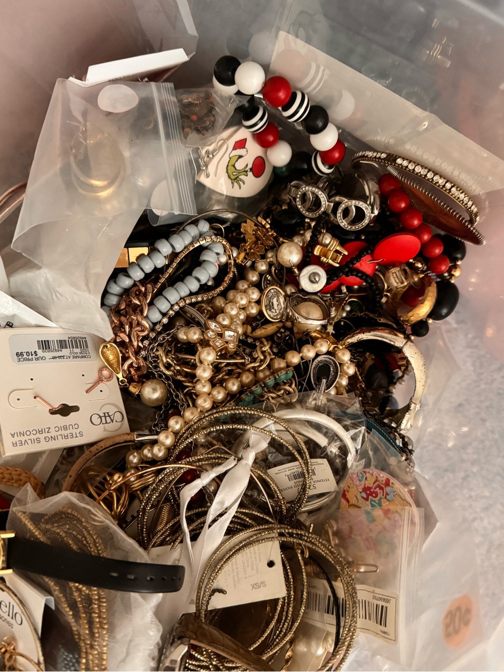 24lbs of assorted Jewelry - Picture 11 of 12